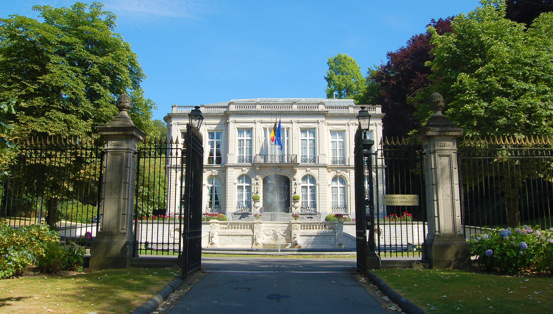 chateau